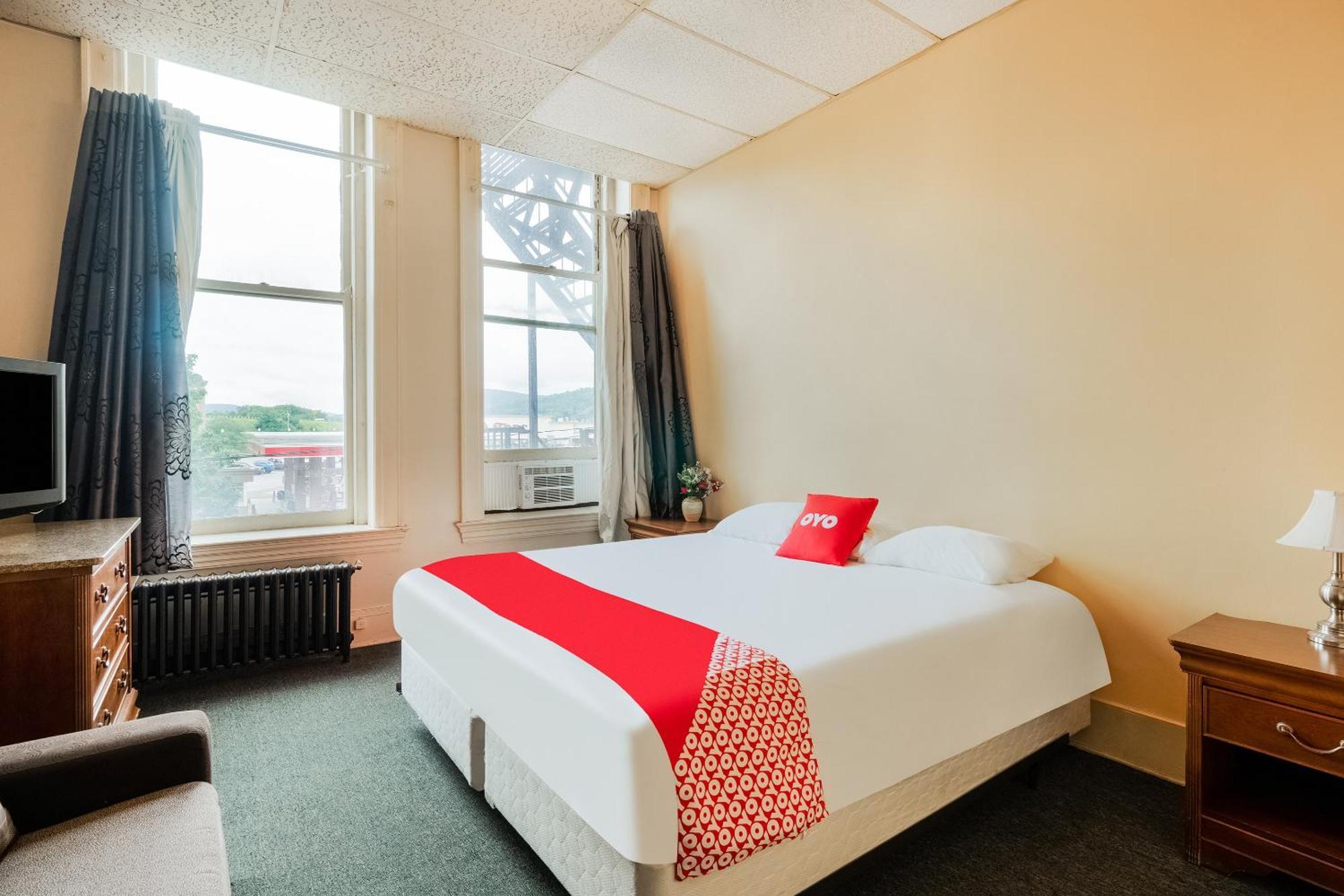 Oyo Main St Pa Hotel